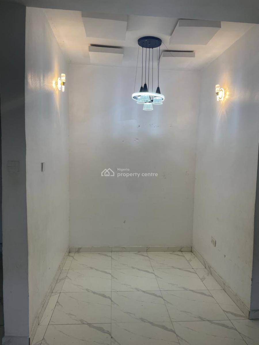 Lovely 2 Bedroom Flat, Ikorodu, Lagos, Flat / Apartment for Rent