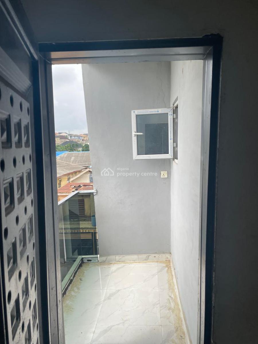 Lovely 2 Bedroom Flat, Ikorodu, Lagos, Flat / Apartment for Rent