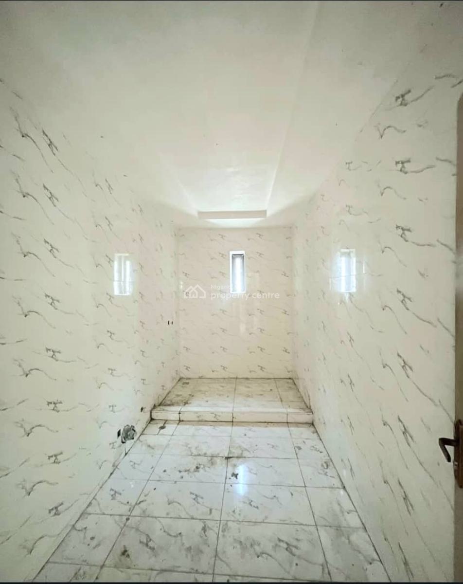 Spacious 4 Bedroom Terrace Duplex with Pool, Gym & Bq, Lekki Phase 1, Lekki, Lagos, Terraced Duplex for Sale