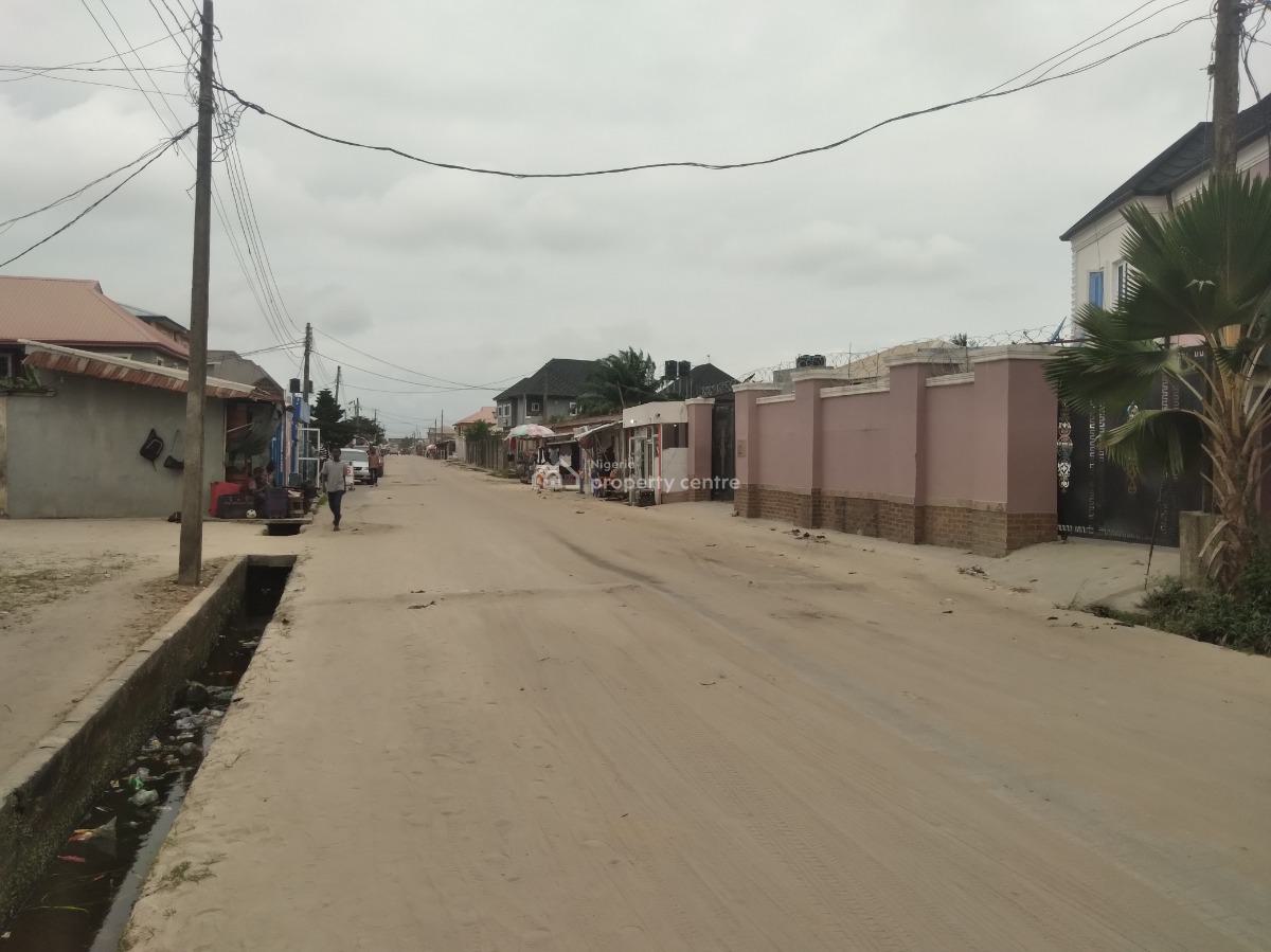 a Solid 5 Bedroom House on a Busy Major Road., on Major Busy Road, Awoyaya, Ibeju Lekki, Lagos, Detached Duplex for Sale