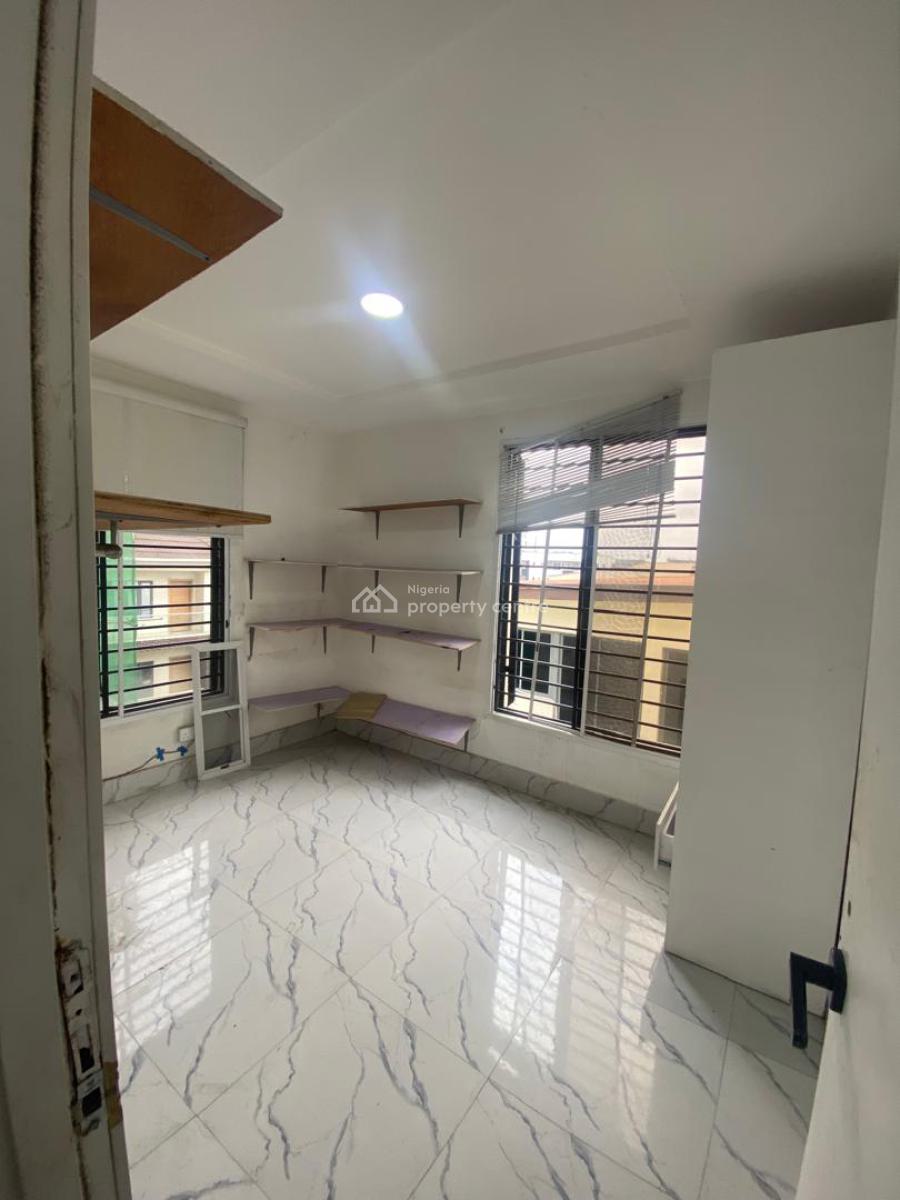 Spacious Serviced Room Self Contained in Lekki Right, By White Sands School Lekki Right, Lekki Phase 1, Lekki, Lagos, Self Contain (single Rooms) for Rent