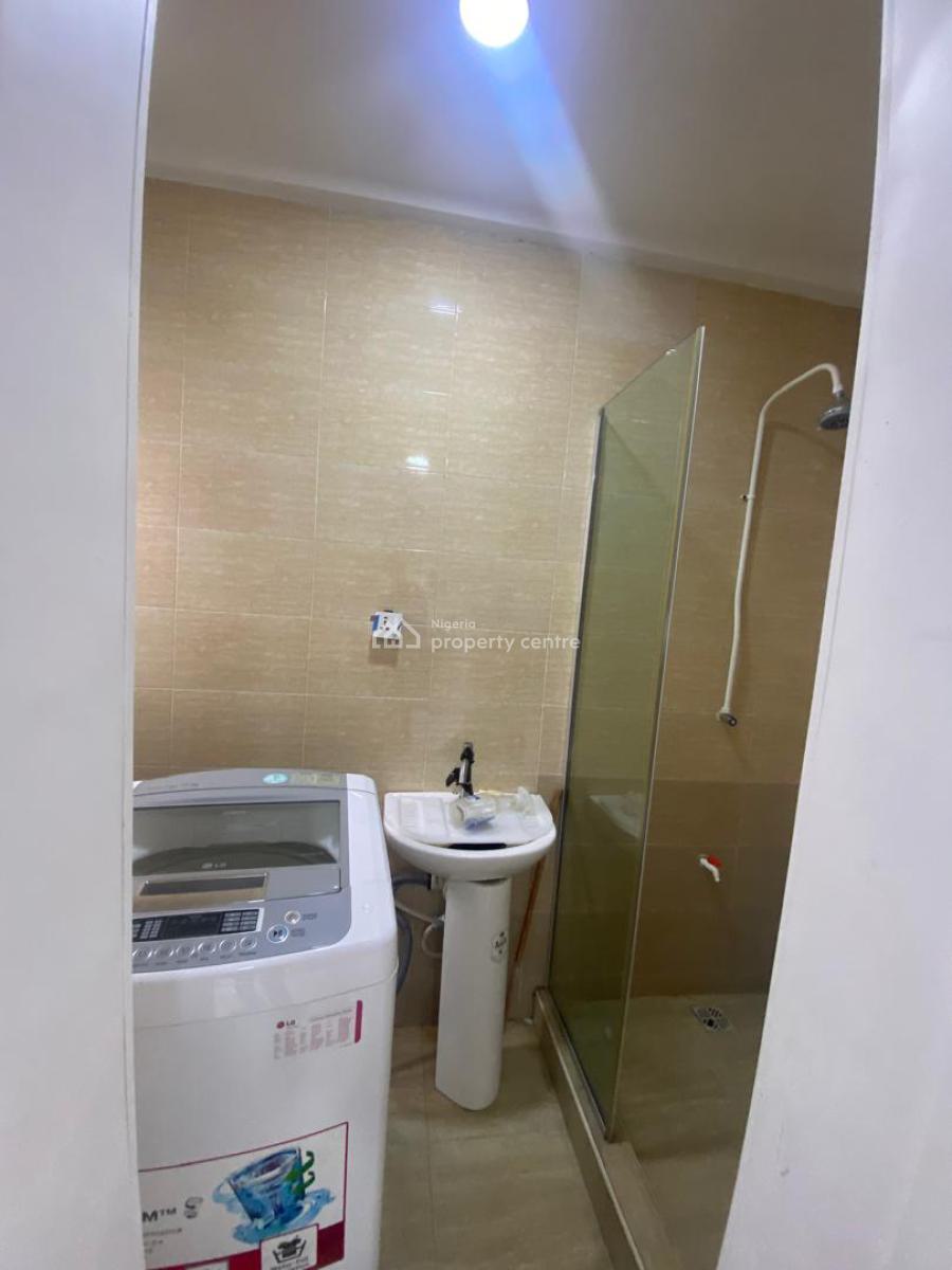 Spacious Serviced Room Self Contained in Lekki Right, By White Sands School Lekki Right, Lekki Phase 1, Lekki, Lagos, Self Contain (single Rooms) for Rent