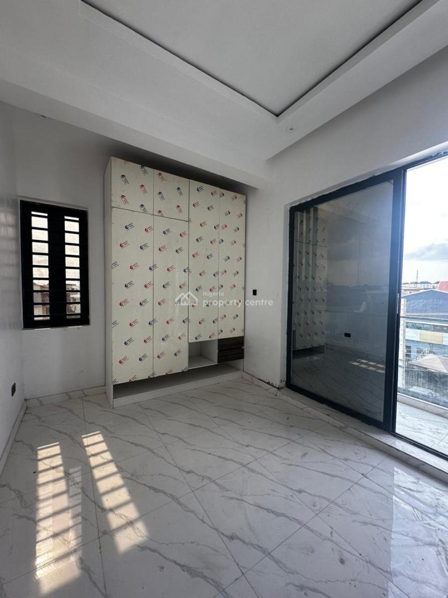 Luxurious 3 Bedroom Apartment, Off Fola Osibo, Lekki Phase 1, Lekki, Lagos, Flat / Apartment for Sale