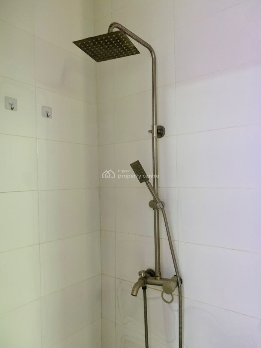 Neat 2 Bedroom Apartment, Ologolo, Lekki, Lagos, Flat / Apartment for Sale