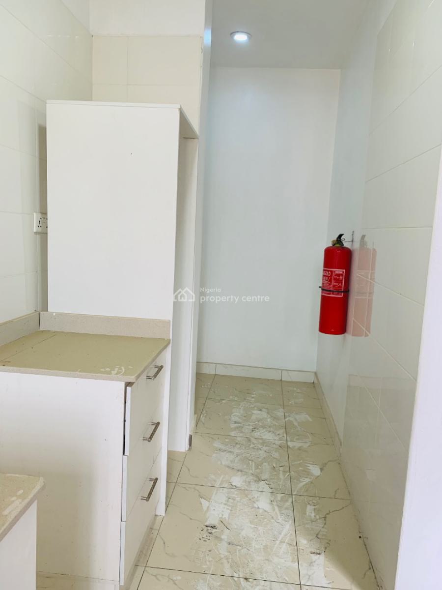 Neat 2 Bedroom Apartment, Ologolo, Lekki, Lagos, Flat / Apartment for Sale