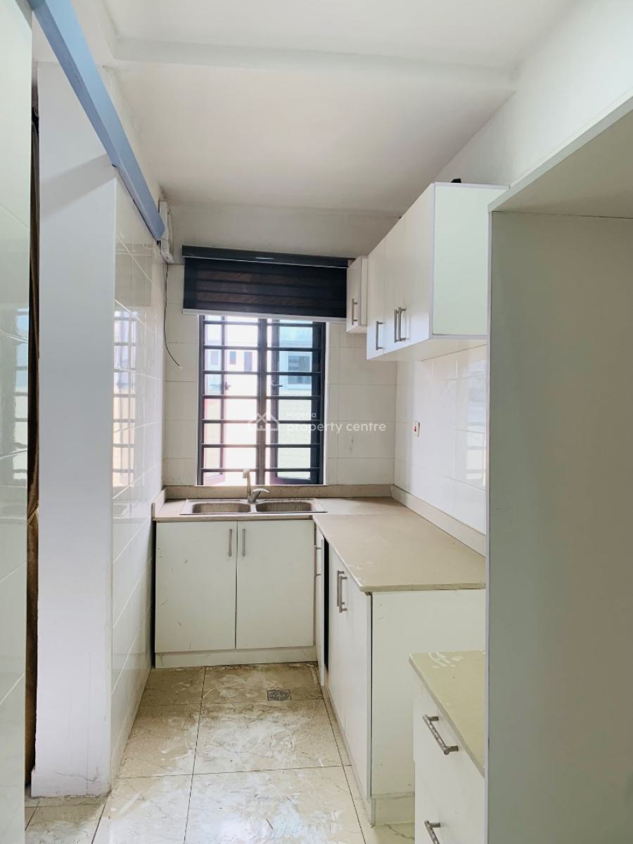 Neat 2 Bedroom Apartment, Ologolo, Lekki, Lagos, Flat / Apartment for Sale