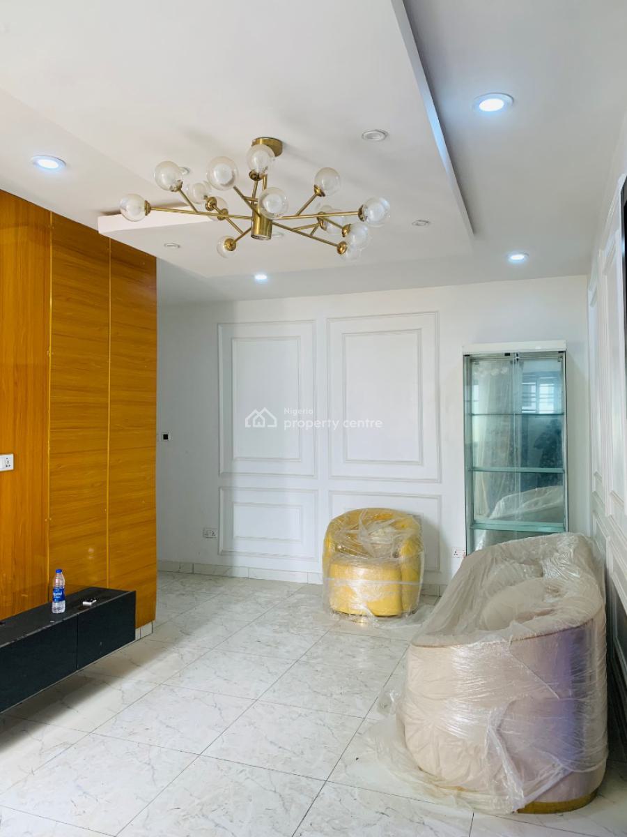 Neat 2 Bedroom Apartment, Ologolo, Lekki, Lagos, Flat / Apartment for Sale