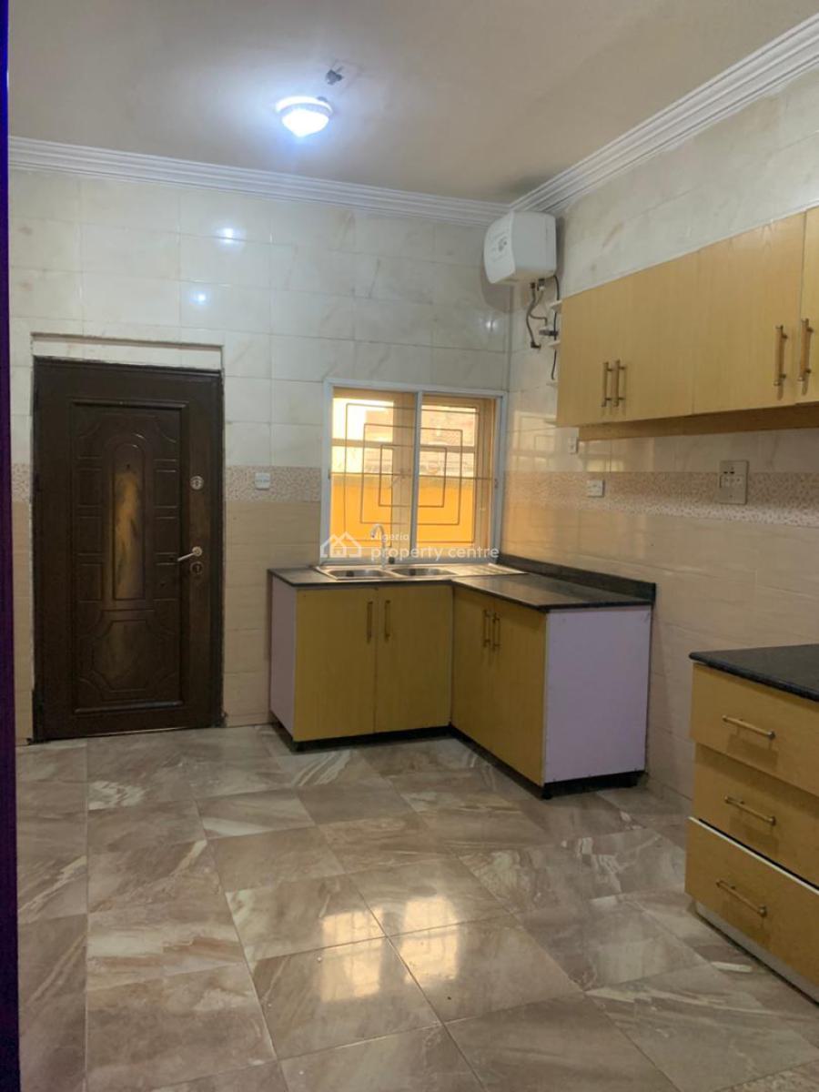 Self Serviced 2 Bedroom Flats, Off Admiralty Way, Lekki Phase 1, Lekki, Lagos, Flat / Apartment for Rent