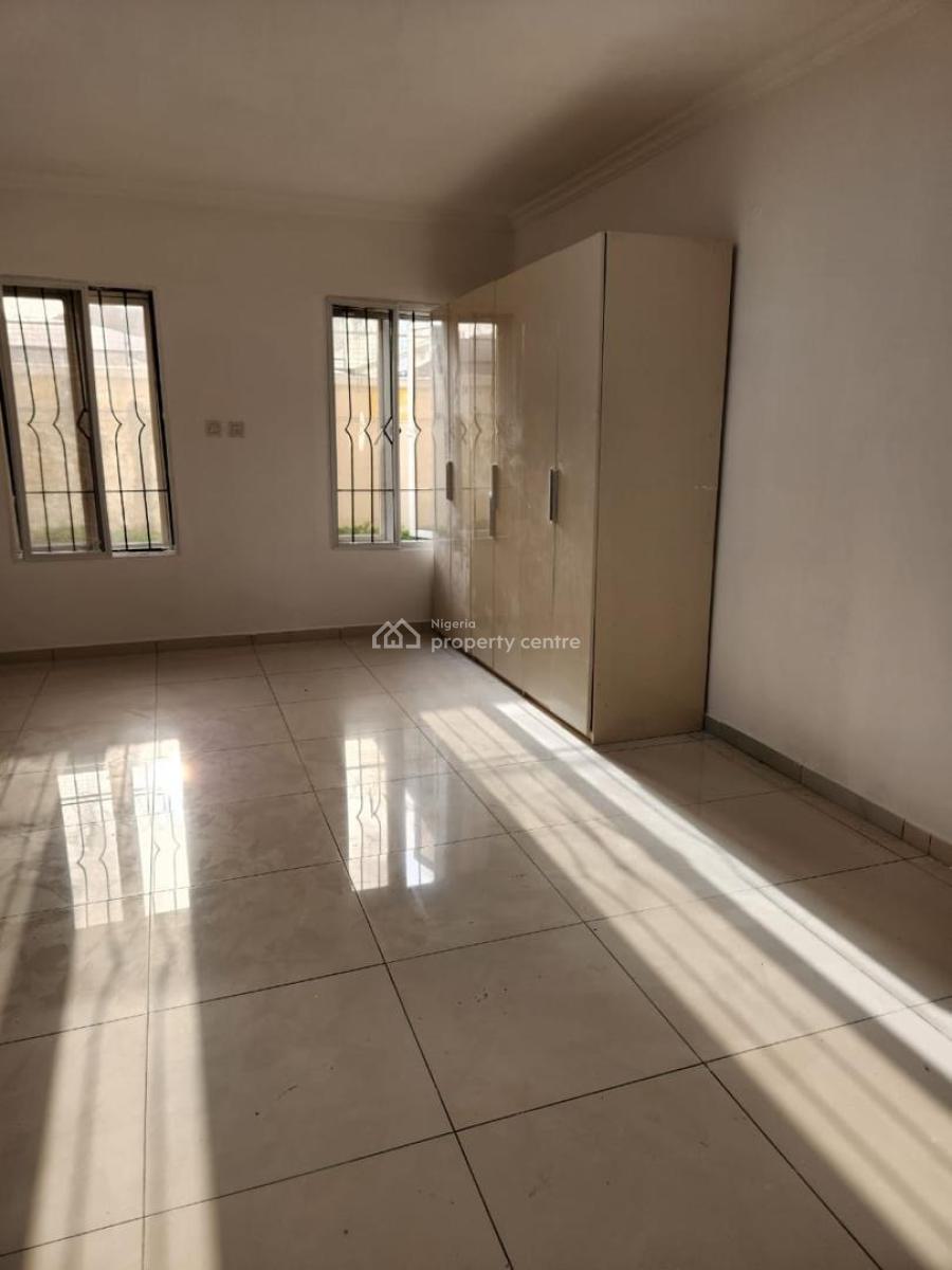 Luxury 3 Bedrooms Apartments with a Room Bq, Swimming Pool and Gym, Lekki Phase 1, Lekki, Lagos, Flat / Apartment for Rent
