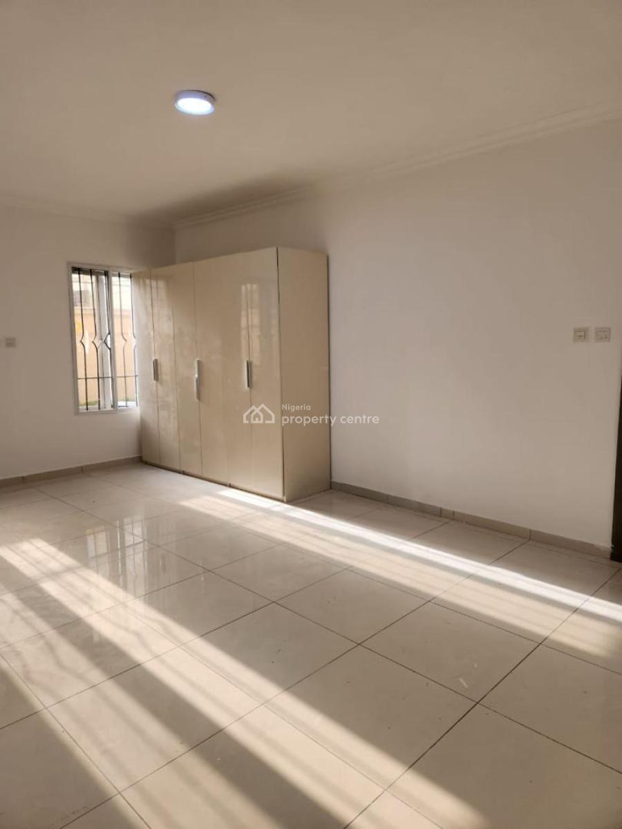 Luxury 3 Bedrooms Apartments with a Room Bq, Swimming Pool and Gym, Lekki Phase 1, Lekki, Lagos, Flat / Apartment for Rent