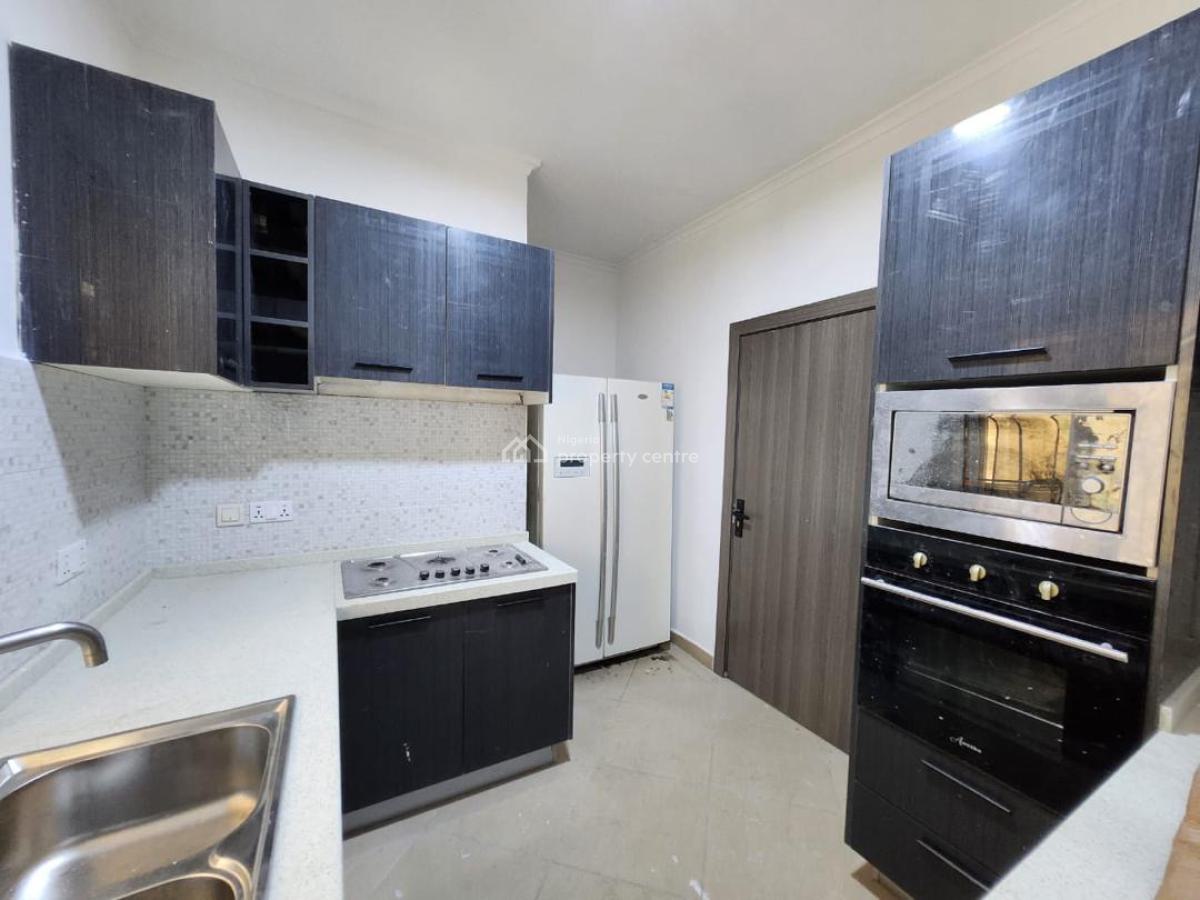Luxury 3 Bedrooms Apartments with a Room Bq, Swimming Pool and Gym, Lekki Phase 1, Lekki, Lagos, Flat / Apartment for Rent