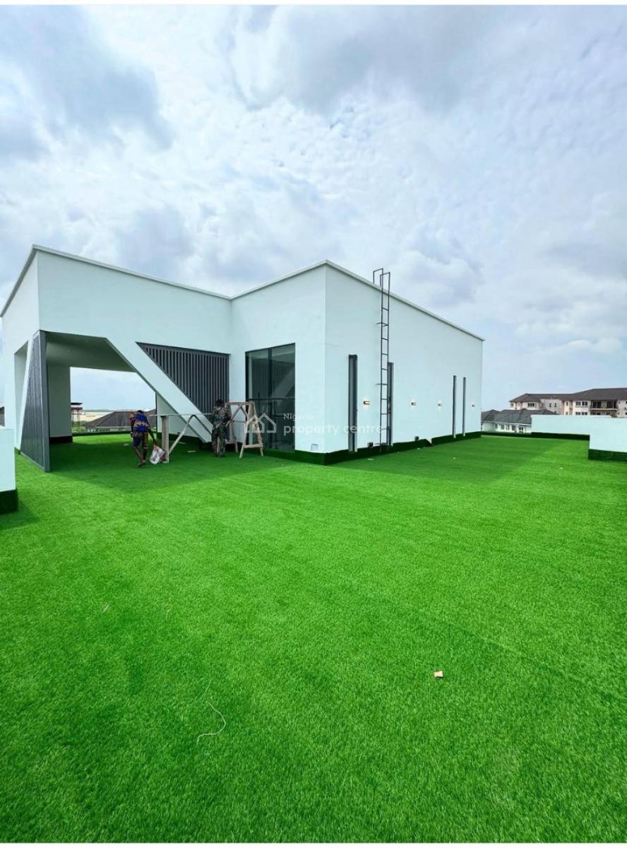Grand Living! Bold Design! 5 Spacious Bedroom + 2 Bq, Pinnock Place, Osapa, Lekki, Lagos, Detached Duplex for Sale