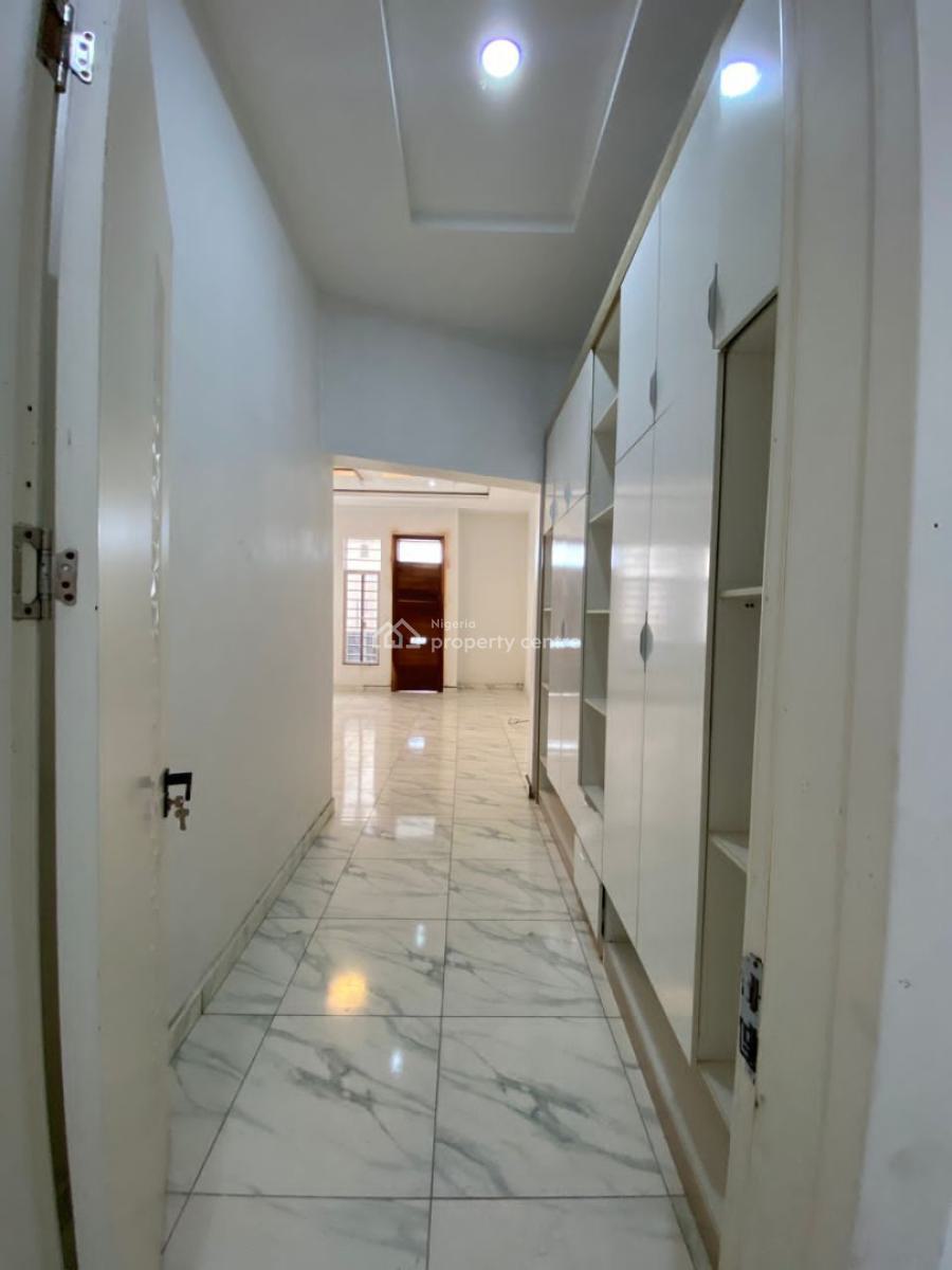 Luxury Master Bathroom, Oral Estate Lekki,lagos, Lekki, Lagos, Self Contain (single Rooms) for Rent