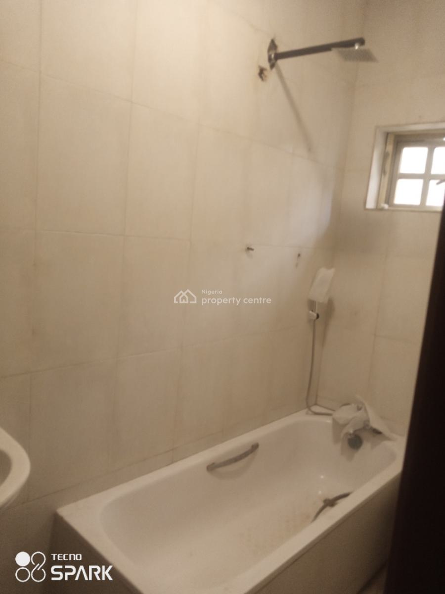 Renovated Three Bedroom Flat All Room Ensuite, Lekki Phase 1, Lekki, Lagos, Flat / Apartment for Rent