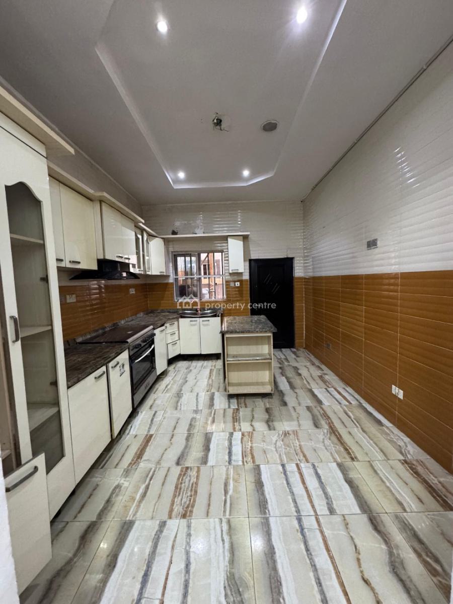 Maintained 4 Bedroom Semi Detached, Chevron, Lekki, Lagos, Semi-detached Duplex for Rent