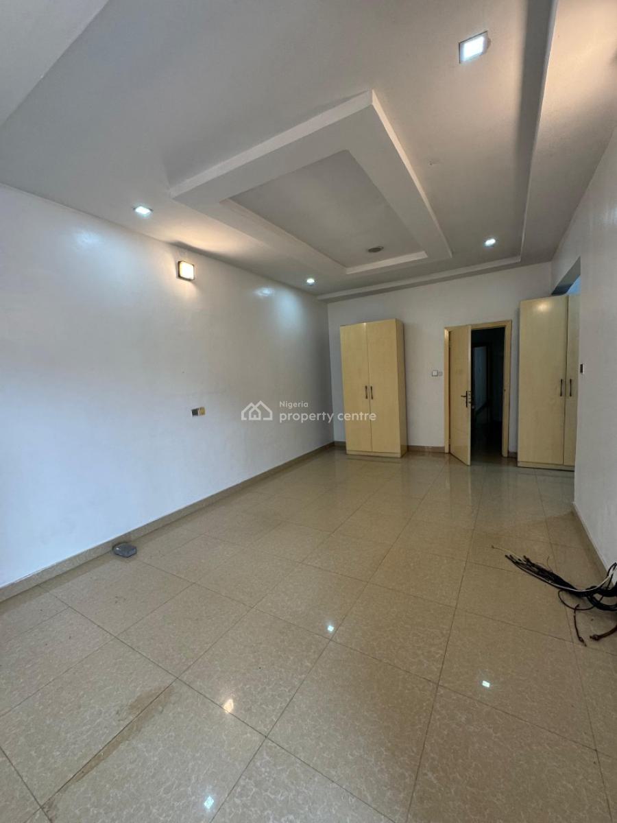Maintained 4 Bedroom Semi Detached, Chevron, Lekki, Lagos, Semi-detached Duplex for Rent