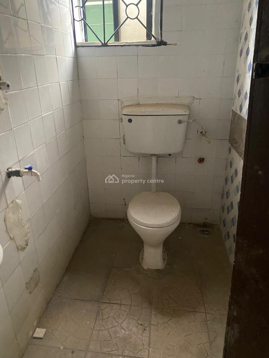 Clean 3 Bedroom Flat Apartment, Olowora, Magodo, Lagos, Flat / Apartment for Rent
