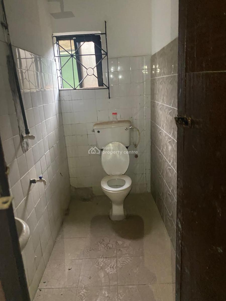 Clean 3 Bedroom Flat Apartment, Olowora, Magodo, Lagos, Flat / Apartment for Rent