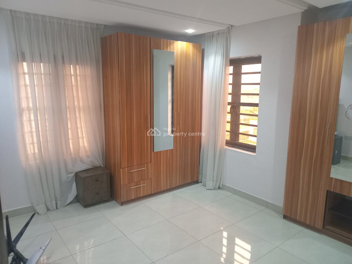 Newyork Furnished 2bd Flat, Adekunle By Third Mainland Bridge, Adekunle, Yaba, Lagos, Flat / Apartment for Rent