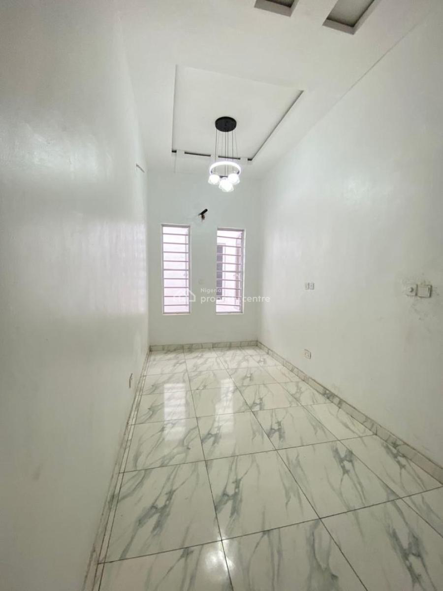 Single Room Partly Furnished Available, Oral Estate Extension, Lekki, Lagos, Self Contain (single Rooms) for Rent