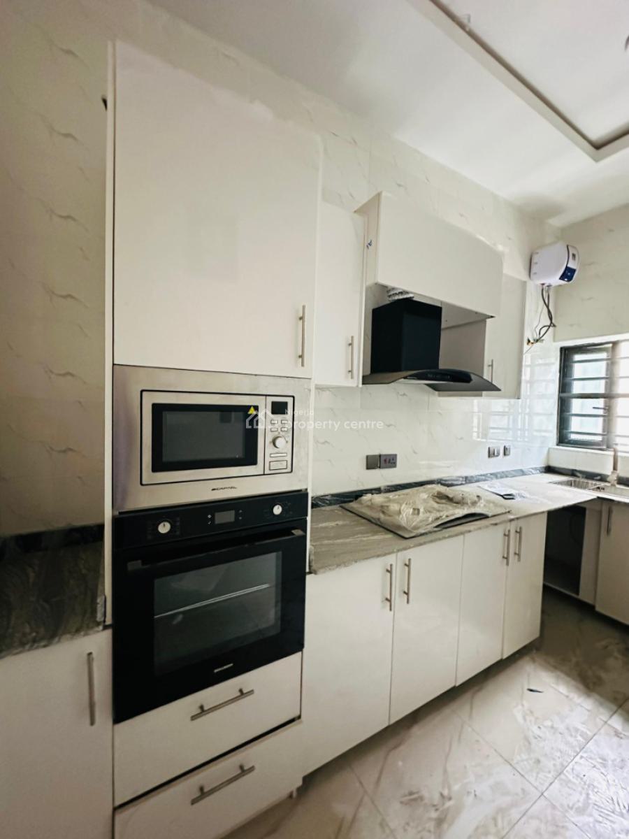 Stunning 2 Bedroom Apartment in a Secured Estate, Spg Road, Lekki, Lagos, Block of Flats for Sale