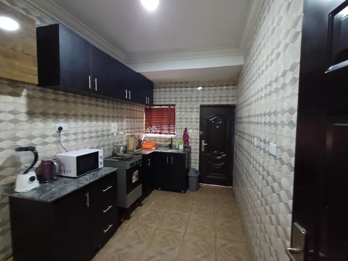 Serviced Fully Furnished 2 Bedroom Flat on The Ground Floor, Wuse 2, Abuja, Flat / Apartment for Rent