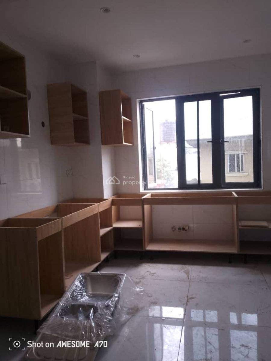 New 3bedroom Flat Ensuit with Bq,elevator, Alagomeji, Yaba, Lagos, Flat / Apartment for Rent