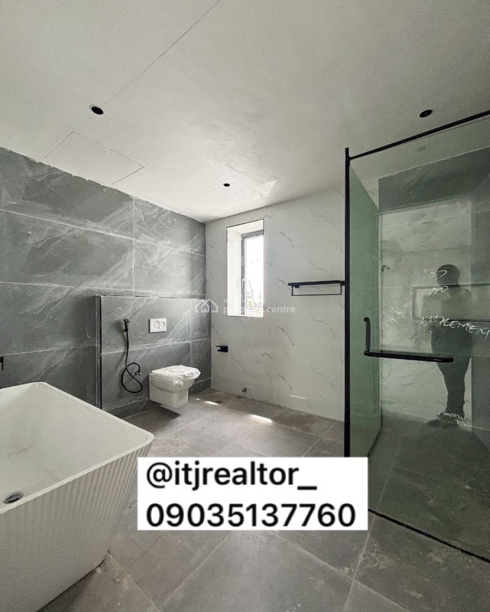 Lovely 4 Bedroom Apartment with Bq, Lekki Phase 1, Lekki Phase 1, Lekki, Lagos, Block of Flats for Sale