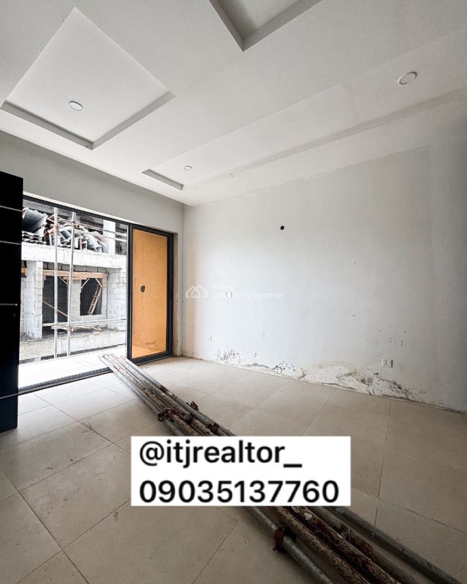 Lovely 4 Bedroom Apartment with Bq, Lekki Phase 1, Lekki Phase 1, Lekki, Lagos, Block of Flats for Sale
