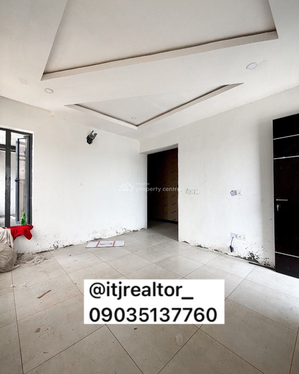 Lovely 4 Bedroom Apartment with Bq, Lekki Phase 1, Lekki Phase 1, Lekki, Lagos, Block of Flats for Sale