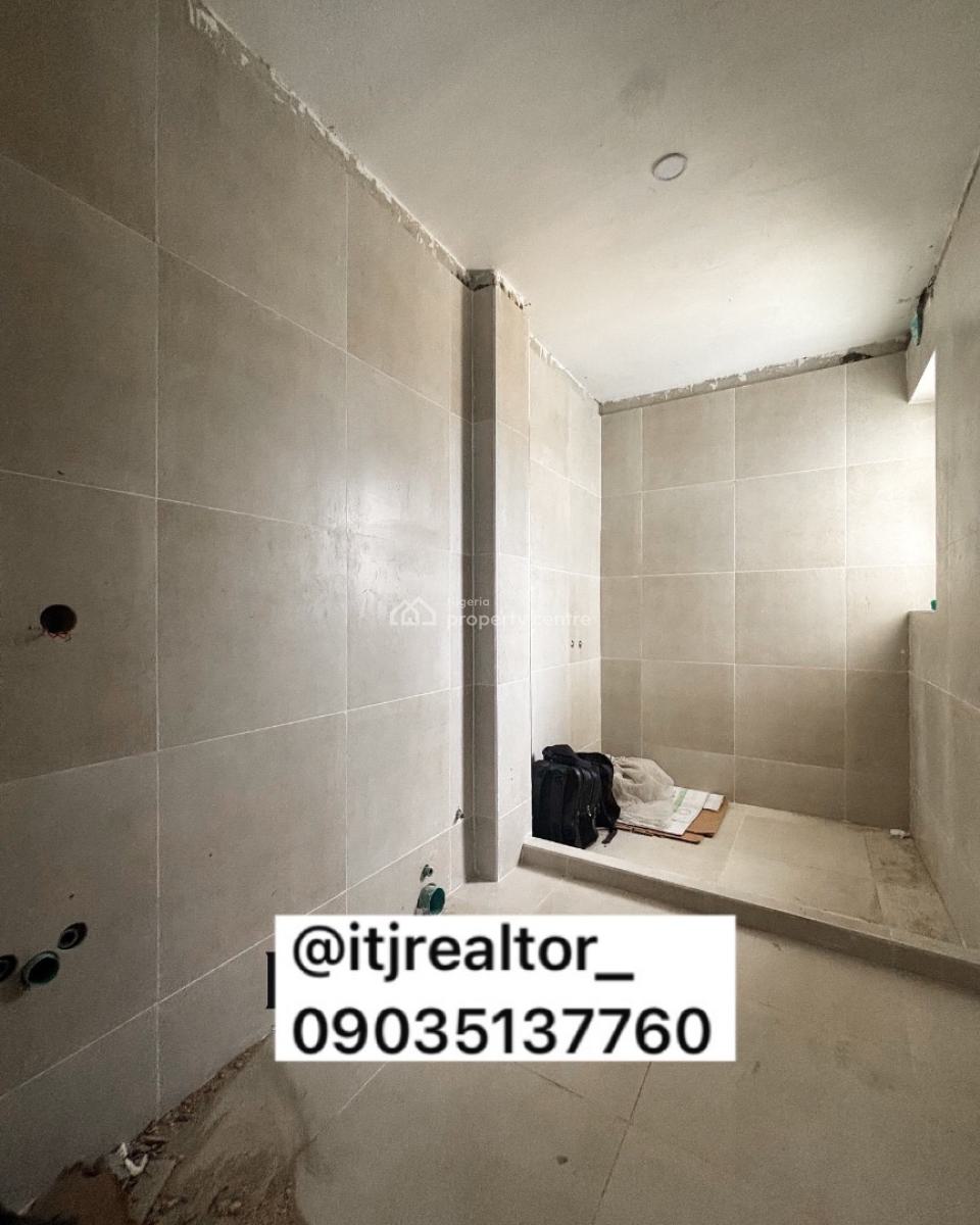 Lovely 4 Bedroom Apartment with Bq, Lekki Phase 1, Lekki Phase 1, Lekki, Lagos, Block of Flats for Sale