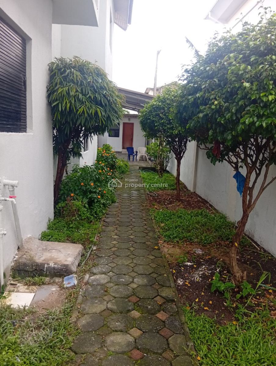 a Self Serviced 5 Bedroom Detached House with 2 Bq, Lekki Phase 1, Lekki, Lagos, Detached Duplex for Rent