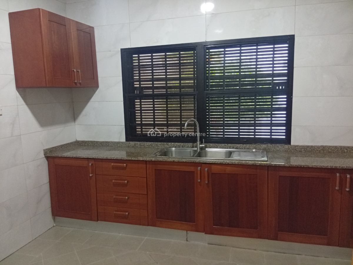 a Self Serviced 5 Bedroom Detached House with 2 Bq, Lekki Phase 1, Lekki, Lagos, Detached Duplex for Rent