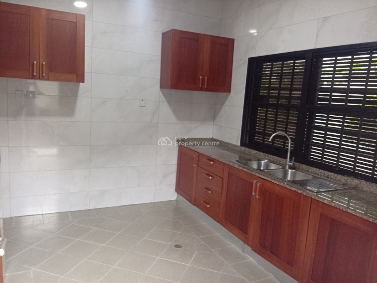 a Self Serviced 5 Bedroom Detached House with 2 Bq, Lekki Phase 1, Lekki, Lagos, Detached Duplex for Rent