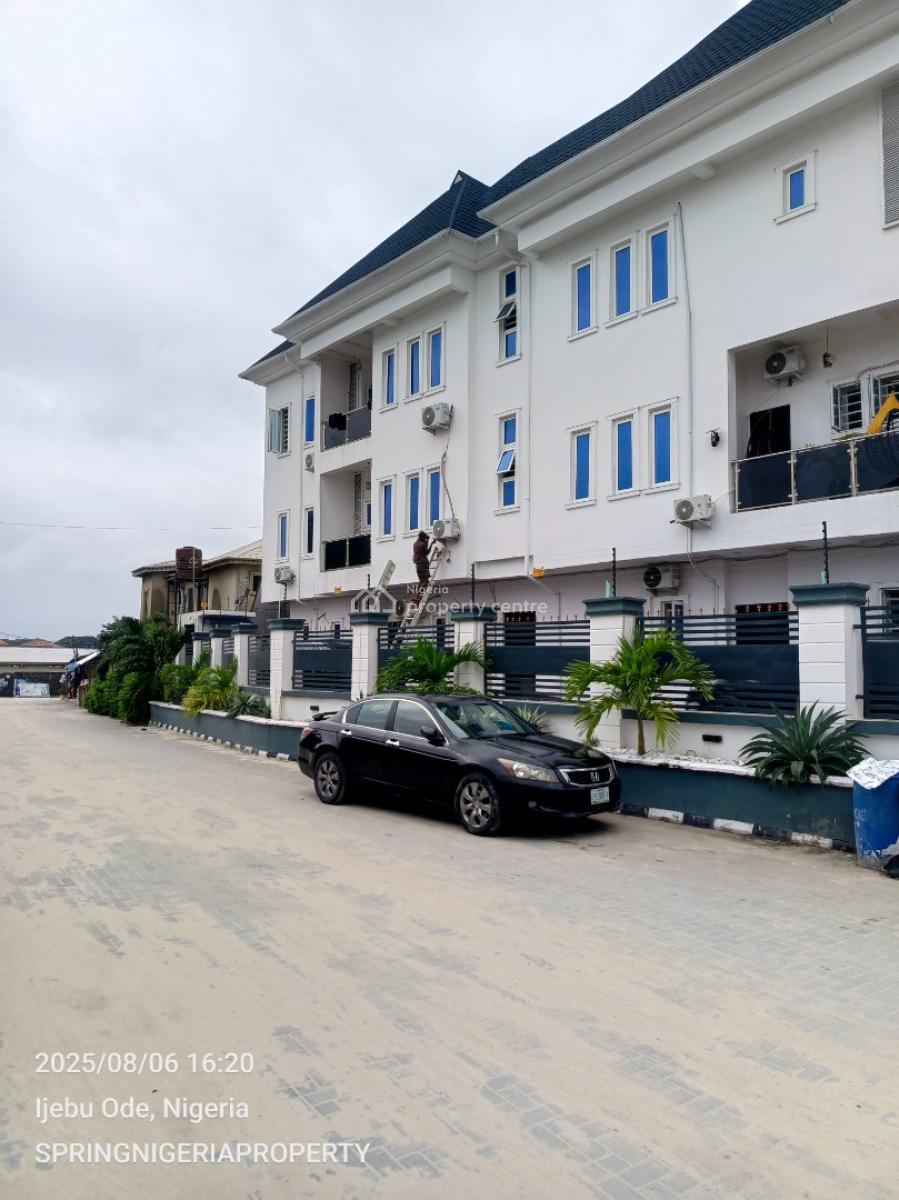 Luxury 2 Bedrooms Flat, Upstairs, After Blenco Supermarket, Sangotedo, Ajah, Lagos, Flat / Apartment for Rent