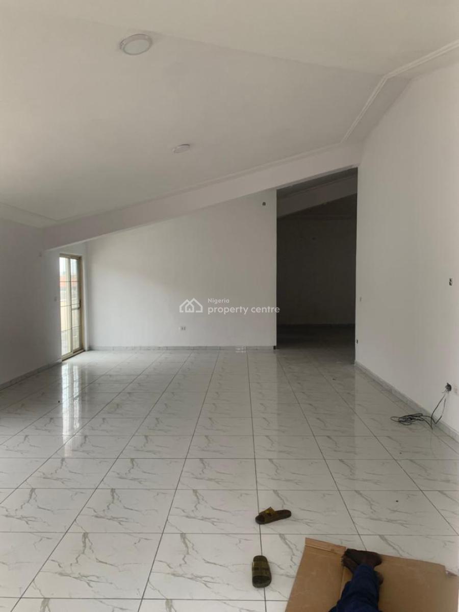 Spacious 5 Bedroom Penthouse Apartment, Off Admiralty Way, Lekki Phase 1, Lekki, Lagos, Flat / Apartment for Rent