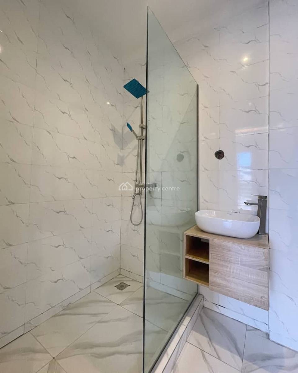 Luxury New 3bedroom with Bq Swimming Pool Serviced, Chevron Drive, Lekki, Lagos, Flat / Apartment for Sale