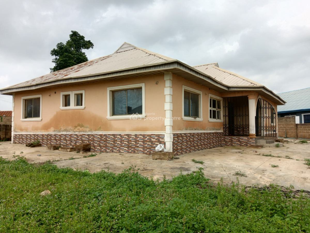 3 Bedroom Bungalow with Sweet Modern Facilities, Abore Estate, Ayegun Oleyo Road,off Akala Express, Ibadan, Oyo, Detached Bungalow for Sale