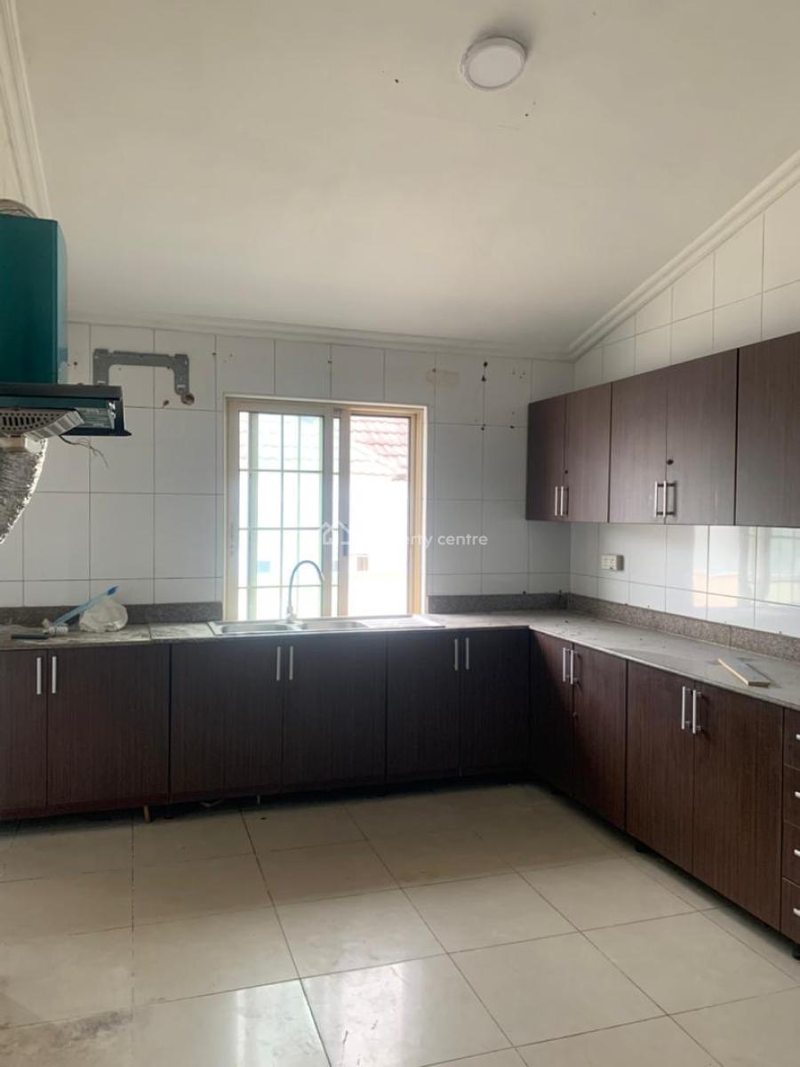 Spacious 5 Bedroom Penthouse Apartment, Off Freedom Way, Lekki Phase 1, Lekki, Lagos, Flat / Apartment for Rent