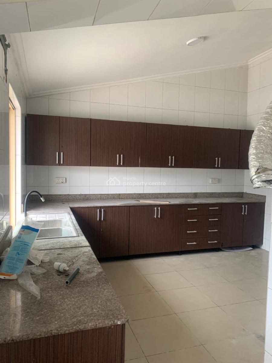 Spacious 5 Bedroom Penthouse Apartment, Off Freedom Way, Lekki Phase 1, Lekki, Lagos, Flat / Apartment for Rent