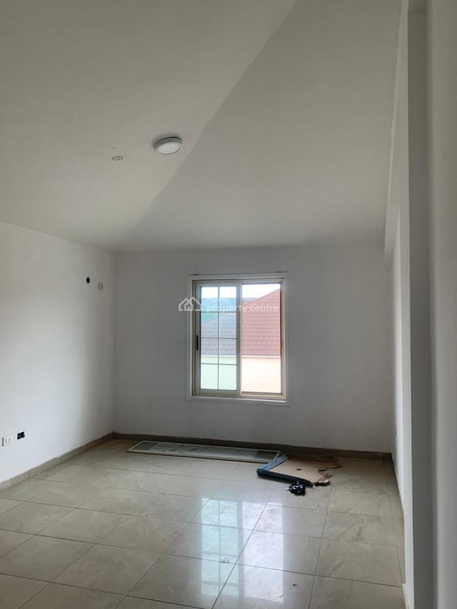 Spacious 5 Bedroom Penthouse Apartment, Off Freedom Way, Lekki Phase 1, Lekki, Lagos, Flat / Apartment for Rent
