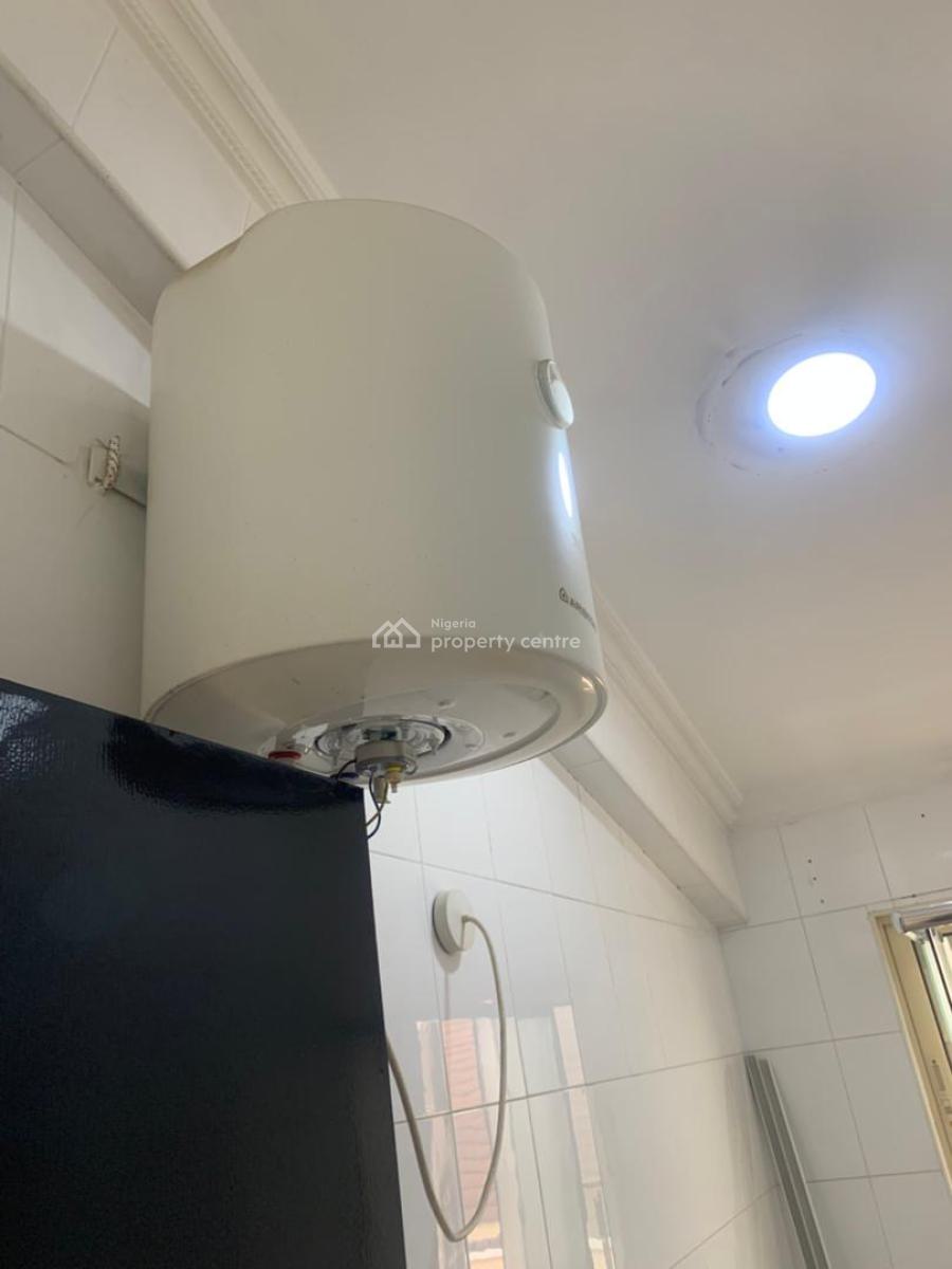 Spacious 5 Bedroom Penthouse Apartment, Off Freedom Way, Lekki Phase 1, Lekki, Lagos, Flat / Apartment for Rent