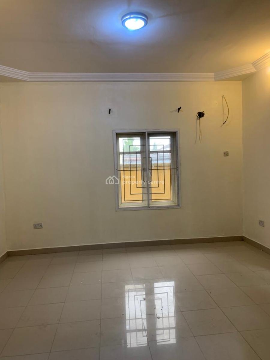 Spacious 2 Bedroom Apartment Within a Nice Environment, Off Freedom Way, Lekki Phase 1, Lekki, Lagos, Flat / Apartment for Rent