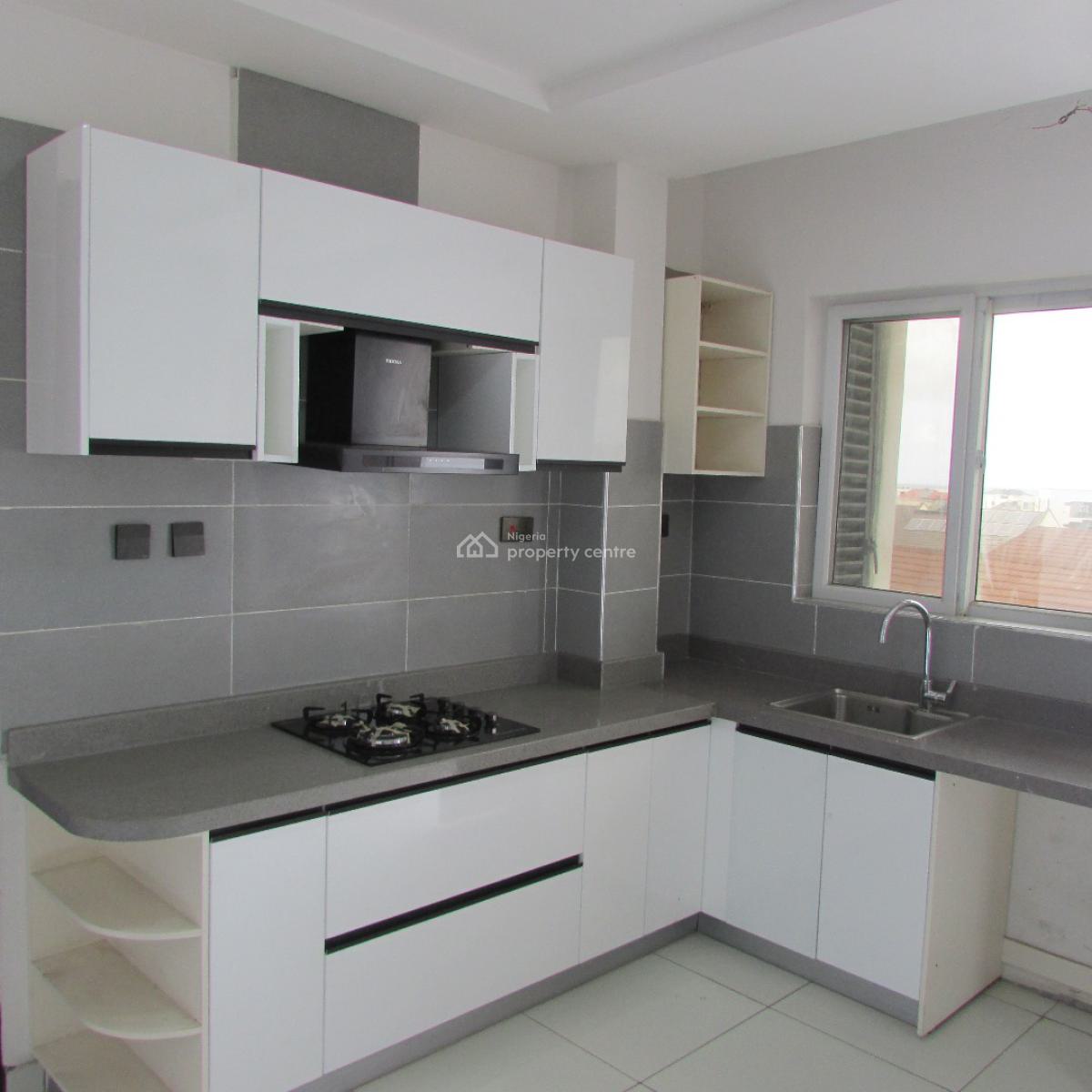 Fantastic 3bedroom Flat Upstairs, Chisco, Ikate, Lekki, Lagos, Flat / Apartment for Rent