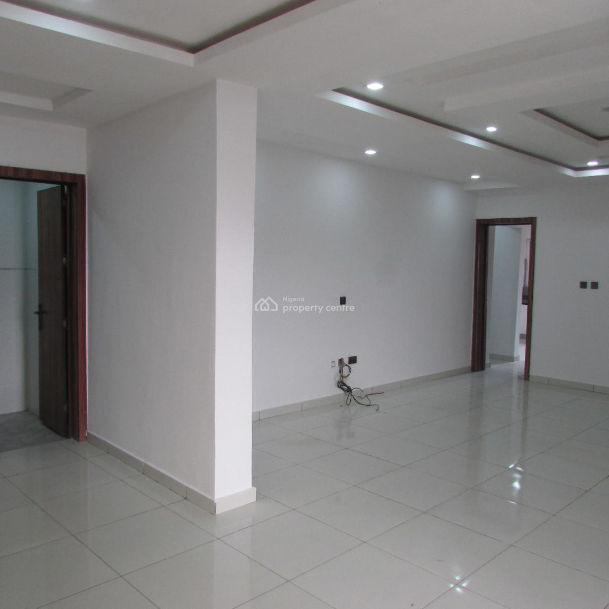 Fantastic 3bedroom Flat Upstairs, Chisco, Ikate, Lekki, Lagos, Flat / Apartment for Rent