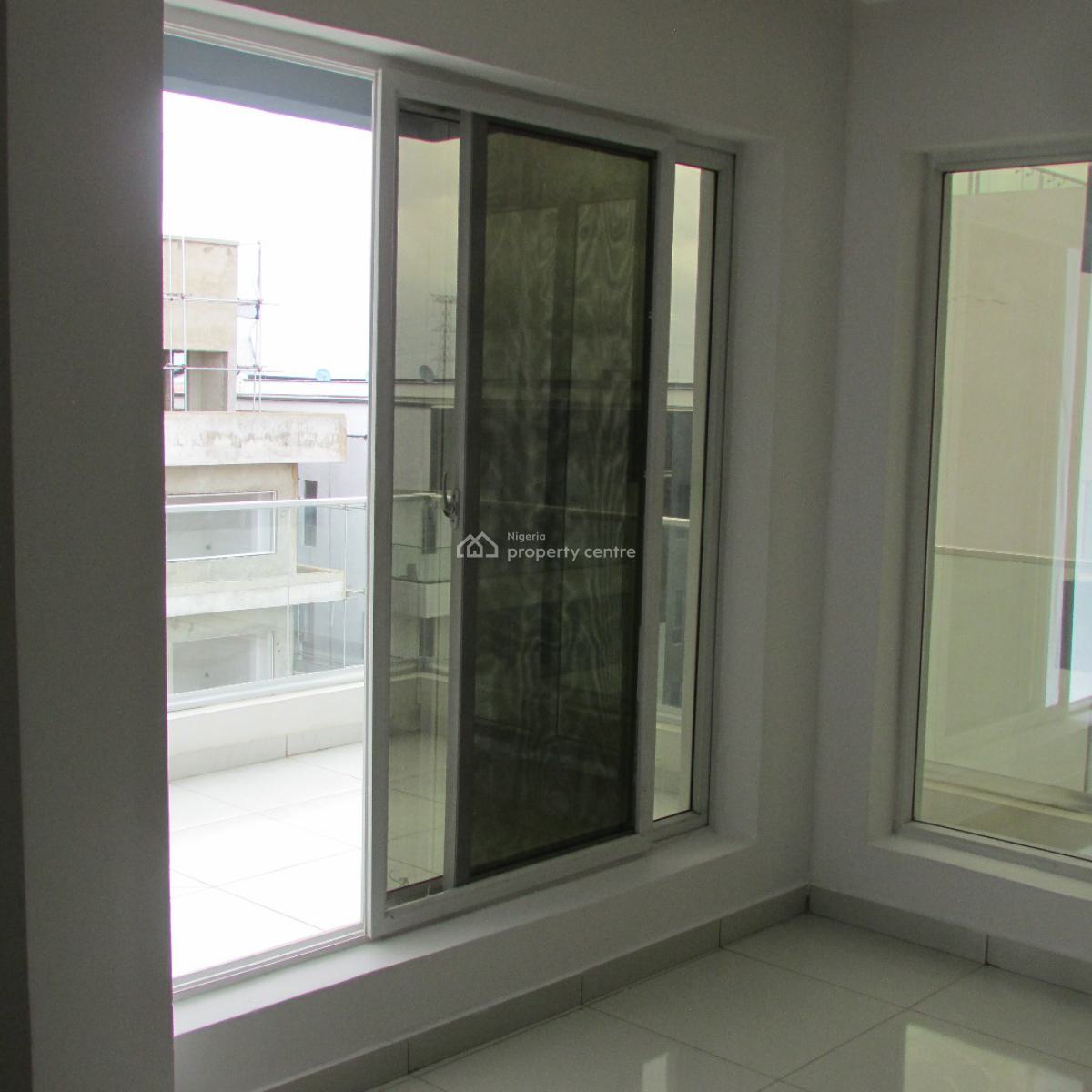 Fantastic 3bedroom Flat Upstairs, Chisco, Ikate, Lekki, Lagos, Flat / Apartment for Rent