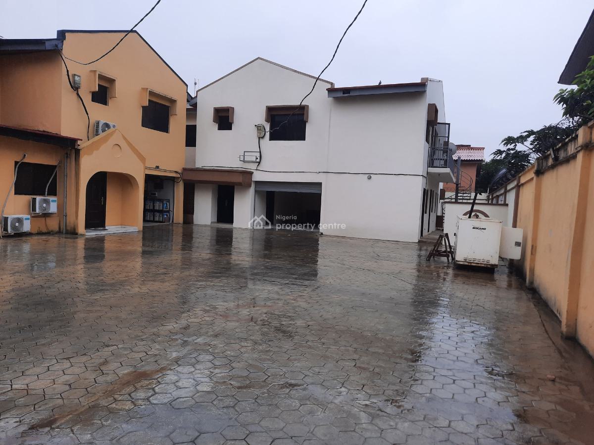 Massively Built 3 Bedroom  Duplex + Garrage, Ikeja Gra, Ikeja, Lagos, Detached Duplex for Rent