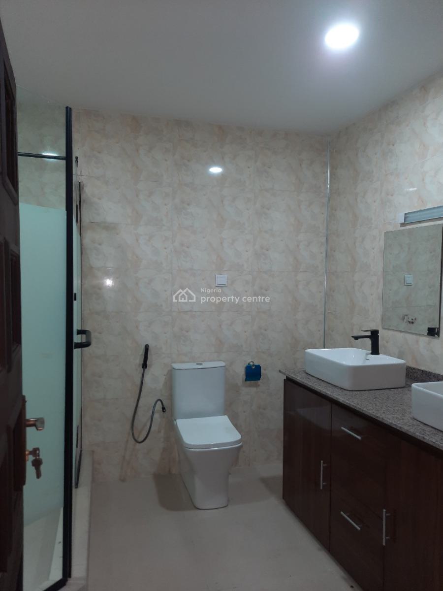 Massively Built 3 Bedroom  Duplex + Garrage, Ikeja Gra, Ikeja, Lagos, Detached Duplex for Rent