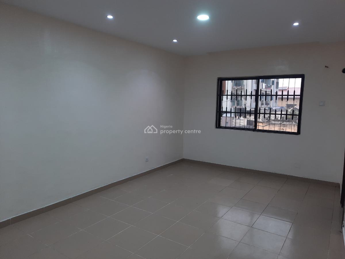 Massively Built 3 Bedroom  Duplex + Garrage, Ikeja Gra, Ikeja, Lagos, Detached Duplex for Rent