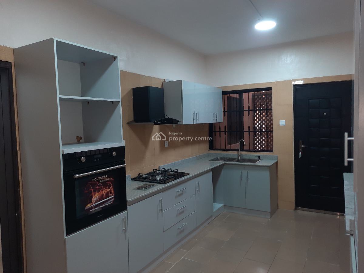 Massively Built 3 Bedroom  Duplex + Garrage, Ikeja Gra, Ikeja, Lagos, Detached Duplex for Rent
